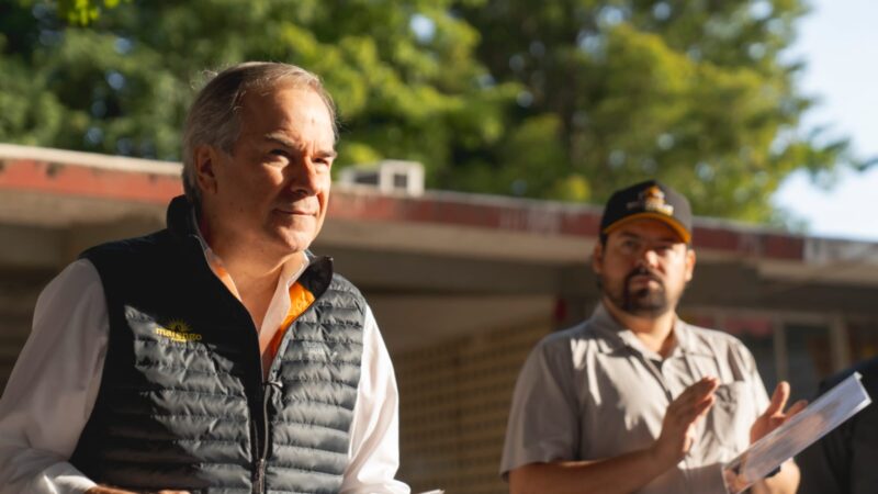 Reciben escuelas baños nuevos y lámparas led de empresarios encabezados por “Pio” Esquer